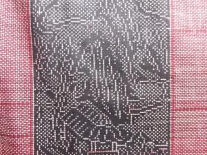 アンティーク　枡に抽象模様織り出し本場泥大島紬着物